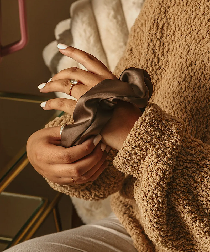 Breastfeeding Reminder Scrunchie (Brown)