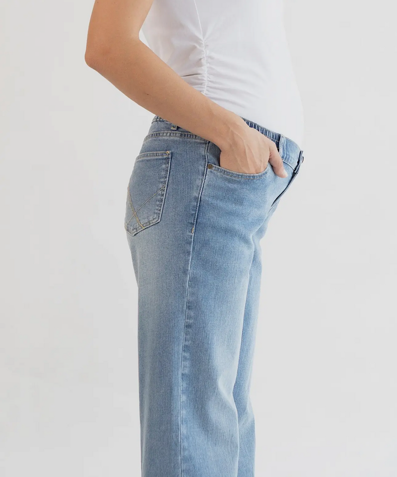 The Mid Rise Elastic Waistband Jean